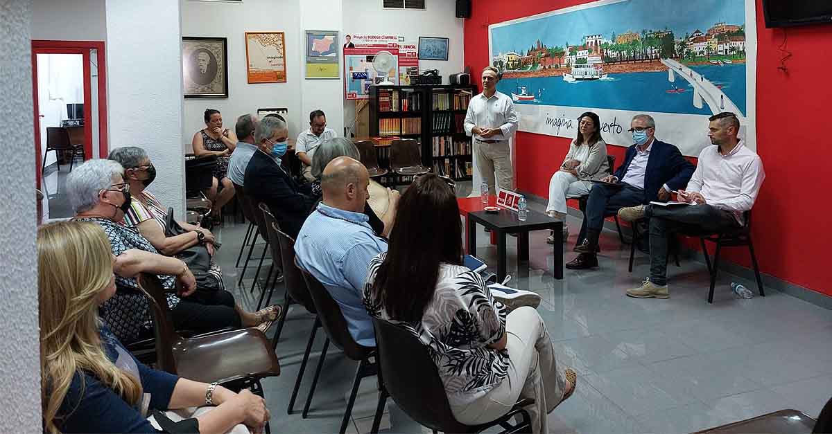 El PSOE recoge propuestas sobre Sanidad en un encuentro en su sede