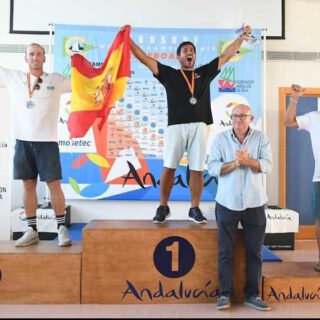 Sobresaliente actuación de los windsurfistas portuenses en el Campeonato del Mundo de Raceboard en aguas de la Bahía