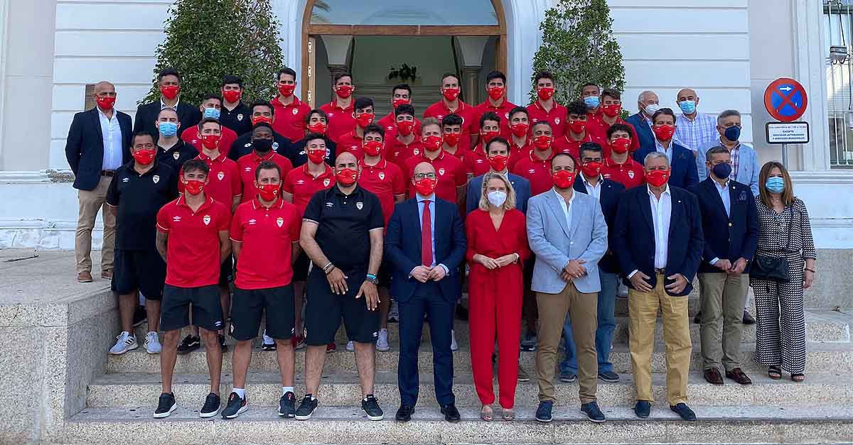 Recepción oficial al Racing Club Portuense tras su ascenso a Primera Andaluza
