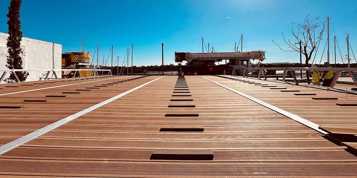 Instalada en el Paseo Fluvial una nueva rampa de acceso al río Guadalete para impulsar los deportes náuticos