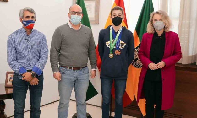 Nicolás Gilabert Ramírez, promesa destacada de la natación portuense