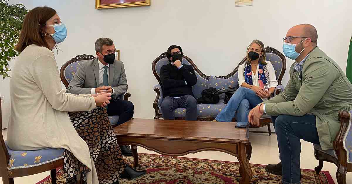 Beardo recibe a la nueva junta de la AECC de El Puerto