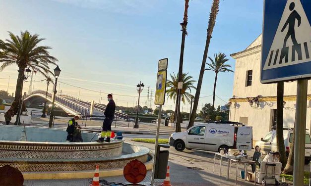 Apemsa limpia la fuente de La Resaca y repara su motor