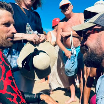 Ignacio y Juan Peñuelas completan a nado la travesía entre Cádiz y El Puerto