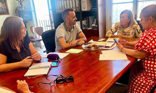 El Ayuntamiento refuerza la coordinación con la residencia de menores San Carlos