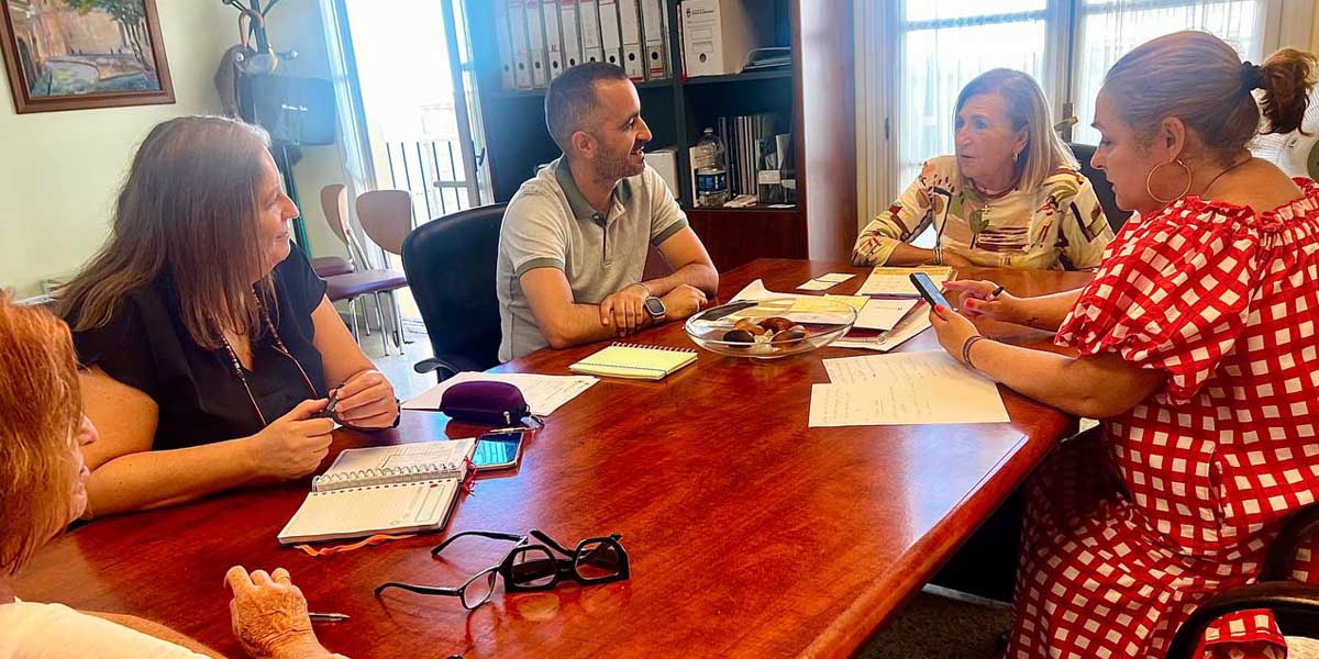 El Ayuntamiento refuerza la coordinación con la residencia de menores San Carlos