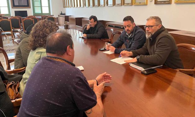 El nuevo contrato de jardines incluirá mejoras laborales y el mantenimiento del arbolado