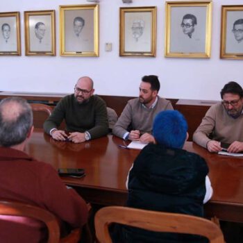 El nuevo contrato de Playas y Pinares avanza con reuniones entre el Ayuntamiento y la plantilla del servicio