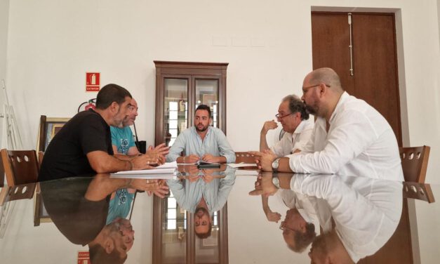 El Gobierno local se reúne con UGT para abordar mejoras en la Policía Local