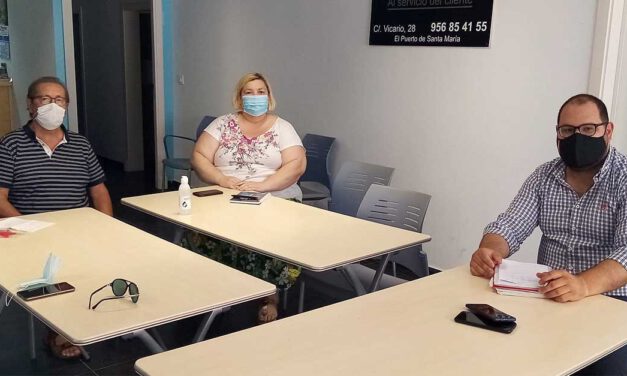 Javier Bello inicia una ronda de visitas a las asociaciones vecinales