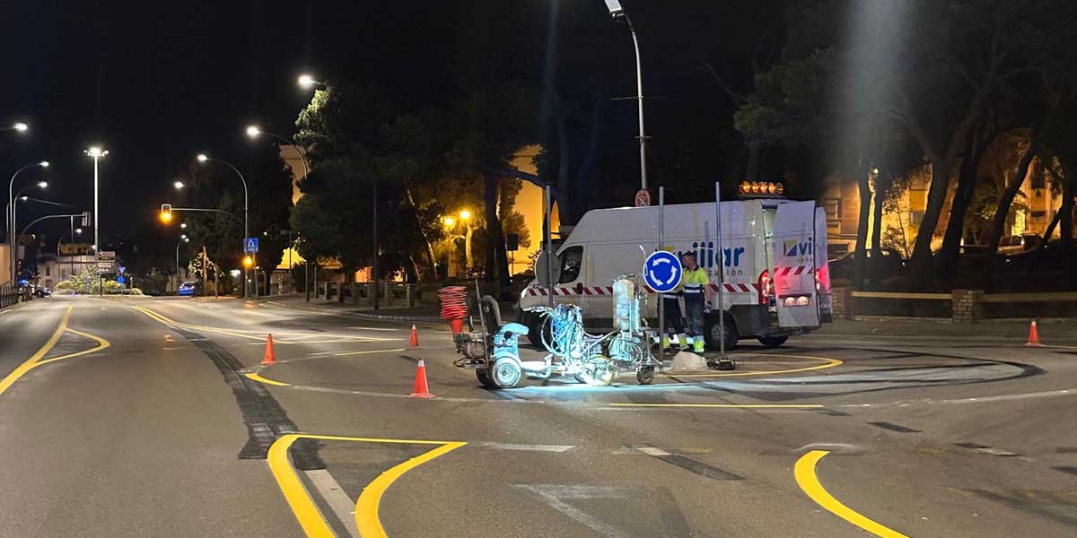 El cruce entre Fuentebravía y Camino Viejo de Rota se adapta con una glorieta provisional por la Feria