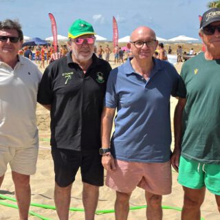 El rugby playa reúne a 170 jugadores en La Puntilla