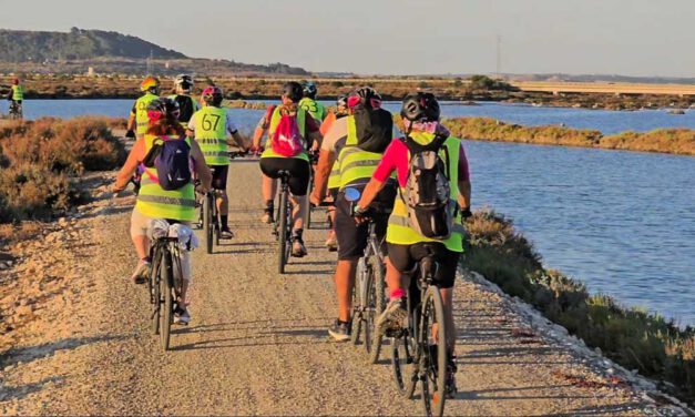 Nueva ruta en bici este sábado entre lagunas y viñedos bajo la Luna de Ciervo