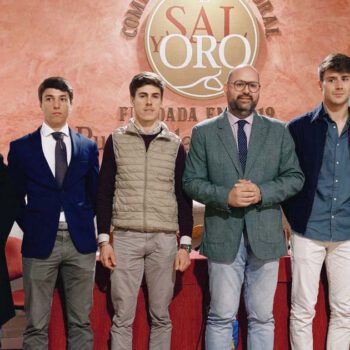 La presentación de la novillada de Sanlúcar arropa en El Puerto al novillero Víctor Barroso