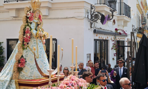 La imagen de Nuestra Señora del Rocío protagoniza una jornada de fe en el Via Lucis portuense