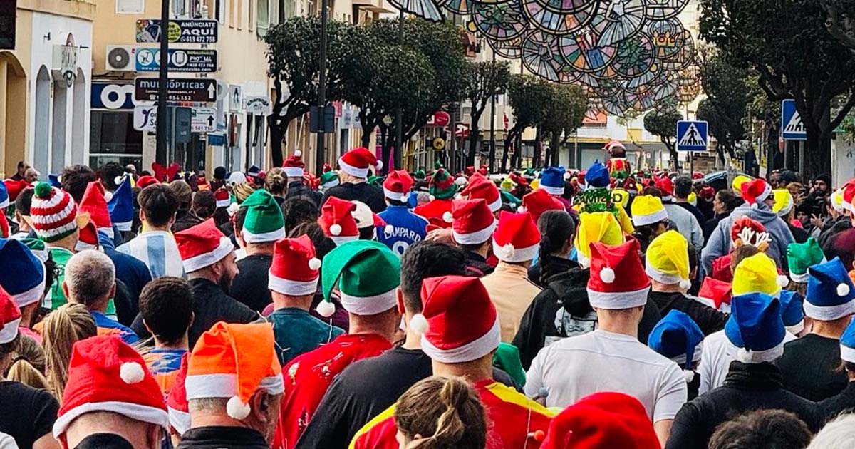 La III San Silvestre Solidaria llena de deporte, color y solidaridad las calles de El Puerto