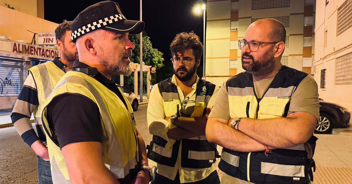 El Ayuntamiento de El Puerto repinta más de 50 señales de tráfico como parte de la campaña de seguridad vial