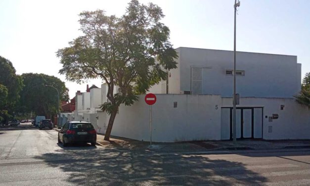 El Ayuntamiento mejora la movilidad y cambia los sentidos de circulación en Costa Oeste