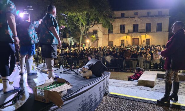 La Plaza del Castillo se prepara para el gran viernes de Carnaval con pregón, cantera y proclamación de Coquineras