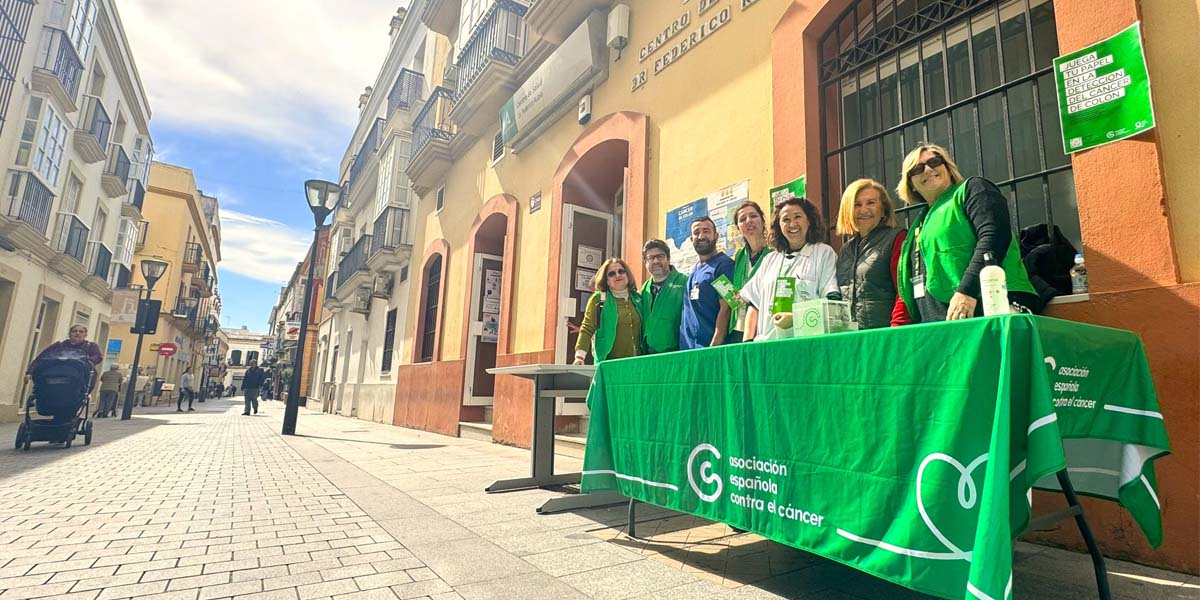 La Asociación Española Contra el Cáncer realiza una campaña informativa sobre el cáncer de colon