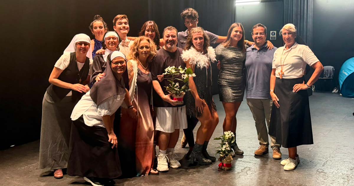 El alumnado del curso de Juanjo Macías lleva al escenario su aprendizaje teatral