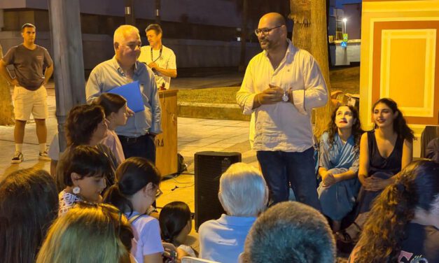 Jardín de Cano reúne a cientos de vecinos en una jornada de teatro, ocio y convivencia