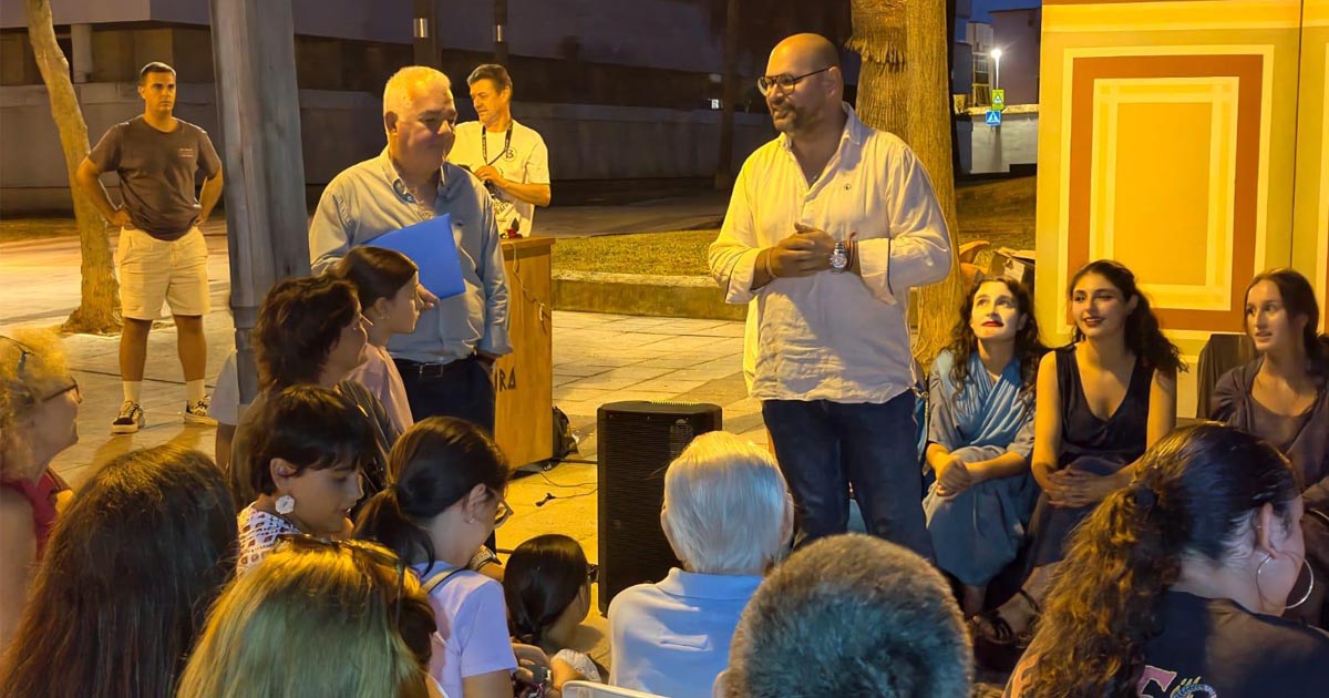 Jardín de Cano reúne a cientos de vecinos en una jornada de teatro, ocio y convivencia