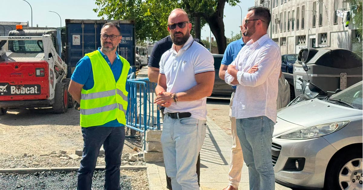 El Tejar suma un nuevo aparcamiento con 44 plazas junto a la calle Gladiolos