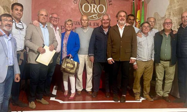 Arranca el ciclo de tertulias taurinas “De Sal y Oro” en los bodegones de la Plaza Real