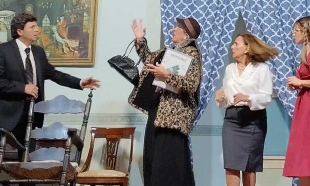 El Teatro Municipal Pedro Muñoz Seca acoge este viernes "¡Qué solo me dejas!", a cargo de la compañía portuense "Teatro Tesón"