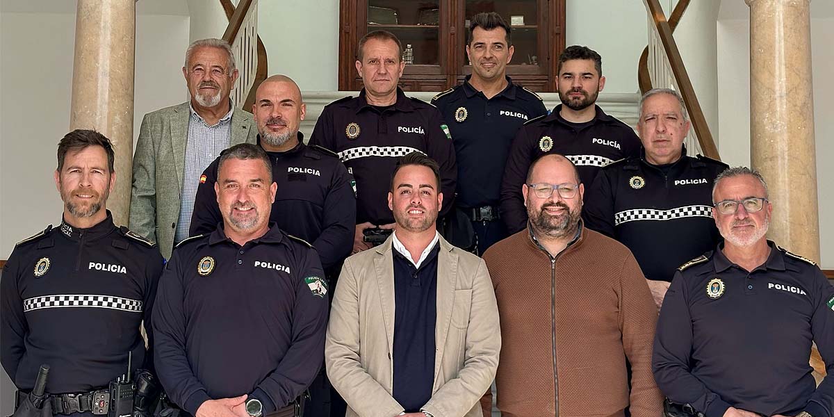 Cuatro agentes de la Policía Local ascienden a oficiales y un oficial pasa a subinspector en comisión de servicios