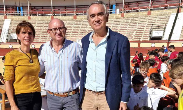 El Trasmallo F. C. y el CD Doña Blanca femenino presentan sus 27 escuadras en un evento que llena la Plaza de Toros