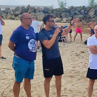 Récord de participación en la XVI Travesía a Nado de El Puerto con 300 nadadores en La Puntilla