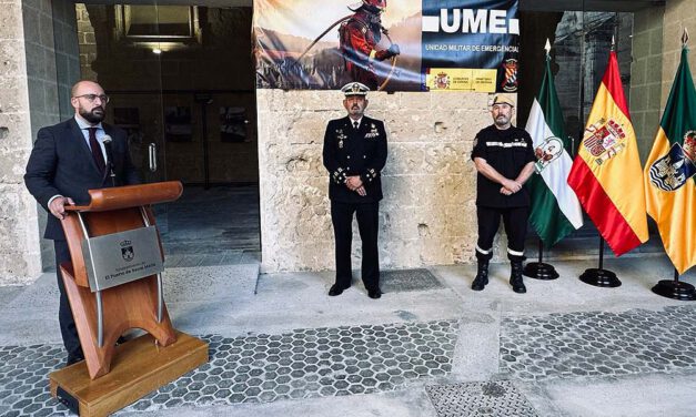 El Puerto inaugura la exposición 'Somos soldados' sobre la labor de la UME en misiones de emergencia