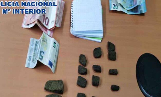 Detenido un joven de 21 años por vender droga en Valdelagrana