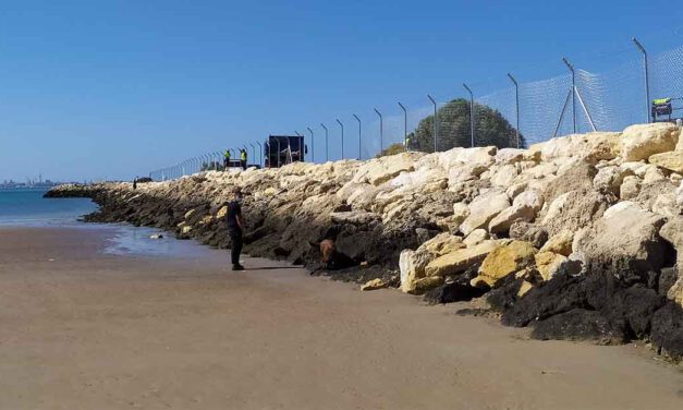 Autoridad Portuaria instala una valla en el espigón de Valdelagrana