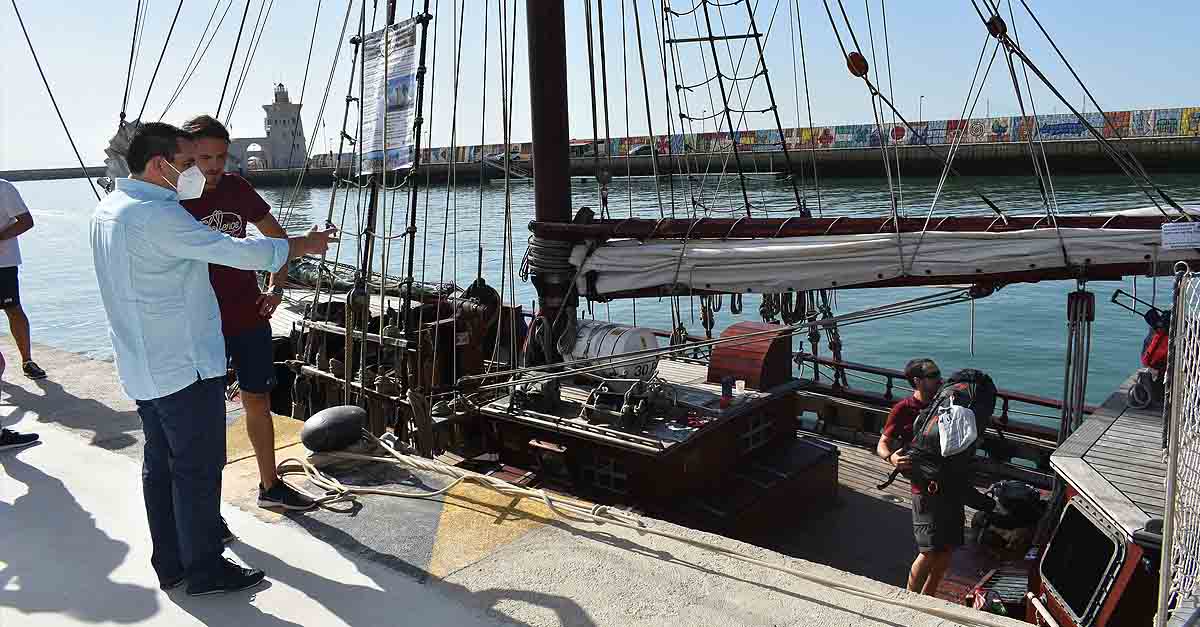 ‘Atyla’, un velero inspirado en el siglo XVIII para viajar por el mundo, se puede visitar en Puerto Sherry