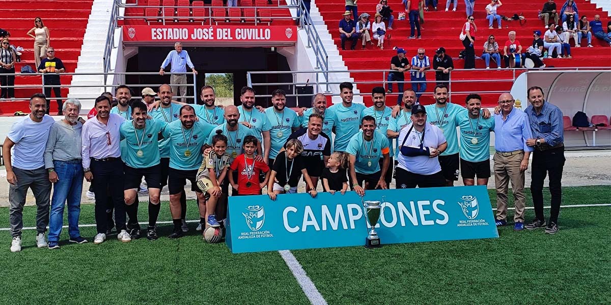 El estadio José del Cuvillo acoge la gran final del Campeonato de Andalucía de Veteranos +35
