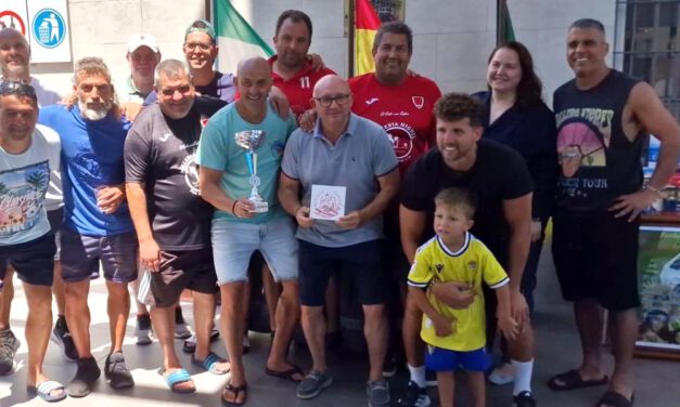 El tradicional Torneo de Veteranos Virgen del Carmen llena de fútbol y emoción la Ciudad Deportiva