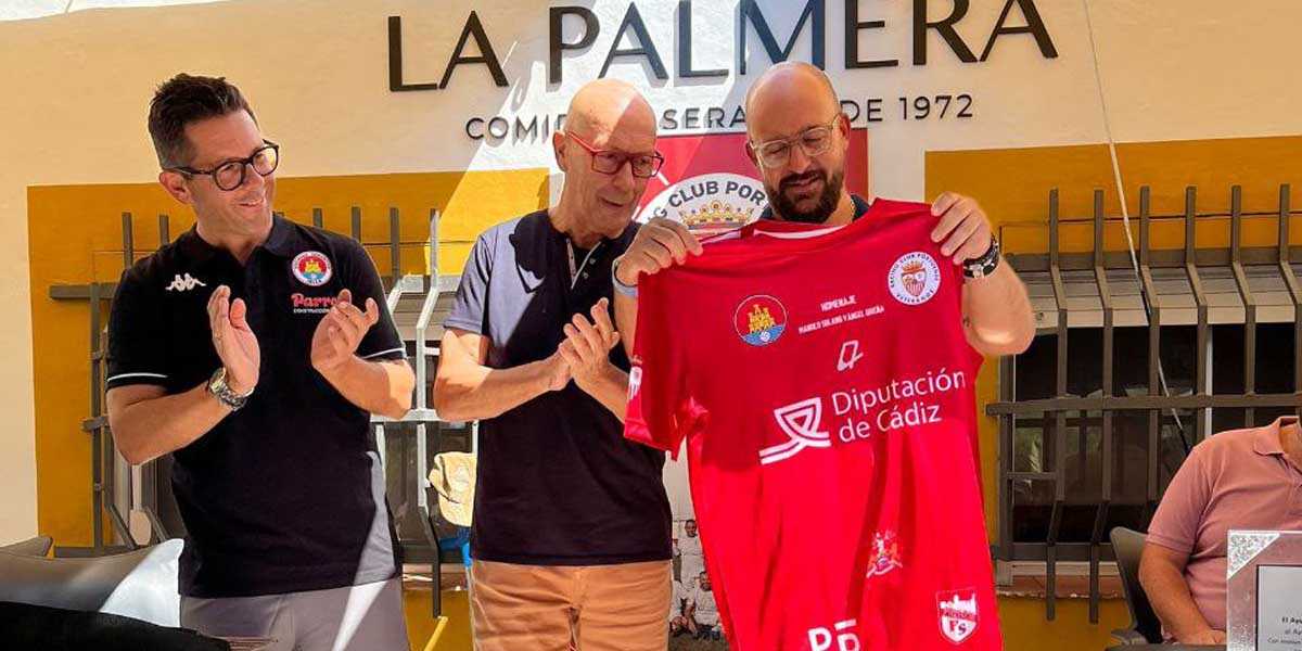 Los veteranos del Racing Portuense rinden homenaje desde el Estadio José del Cuvillo a Manolo Solano y Ángel Ureña