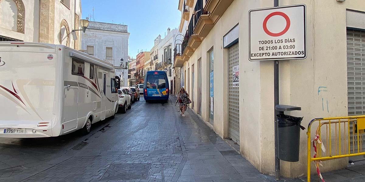 Calle Vicario cerrada al tráfico por la noche para reforzar la seguridad peatonal