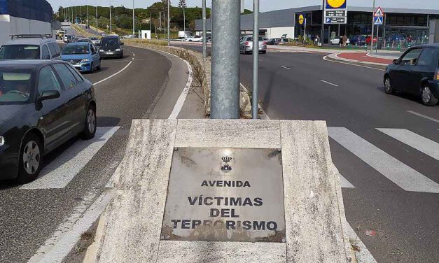 UP propone cambiar la placa homenaje a las víctimas del terrorismo