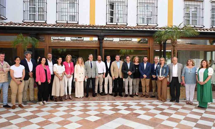El PP presenta en El Puerto su candidatura a las elecciones autonómicas del 19J