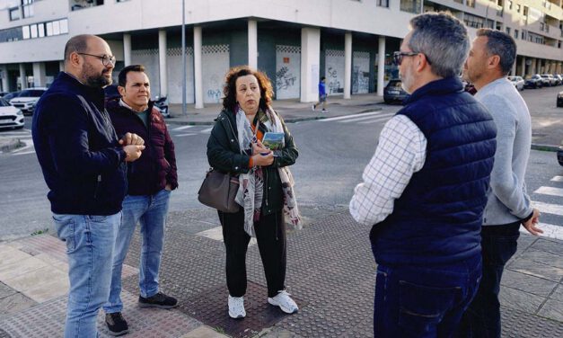 Las demandas vecinales de la Angelita Alta centran una visita municipal al barrio