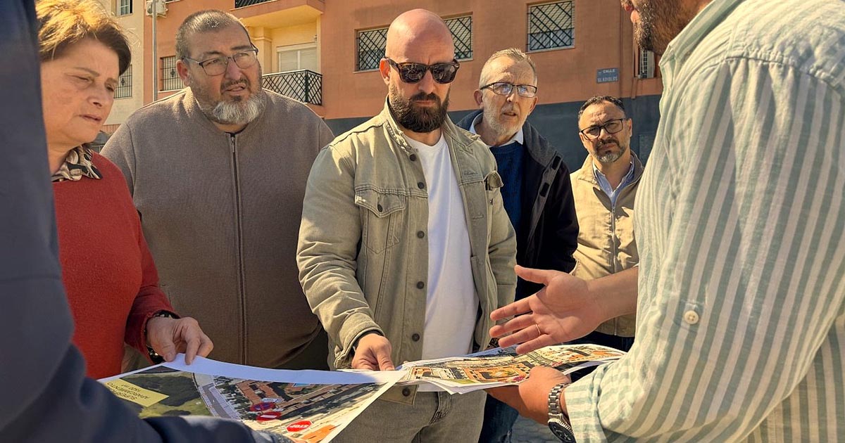 El Tejar ganará medio centenar de plazas de aparcamiento en un solar municipal junto a la calle Gladiolos