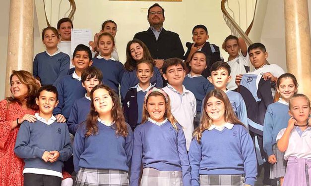 Alumnos de 5º de Primaria de SAFA San Luis se convierten en concejales de El Puerto por un día
