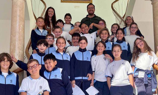 Los alumnos de 5º de Primaria de SAFA San Luis visitan el Ayuntamiento