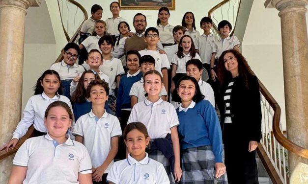 Alumnos de SAFA San Luis inauguran las visitas al Ayuntamiento de El Puerto incluidas en la Oferta Educativa Municipal