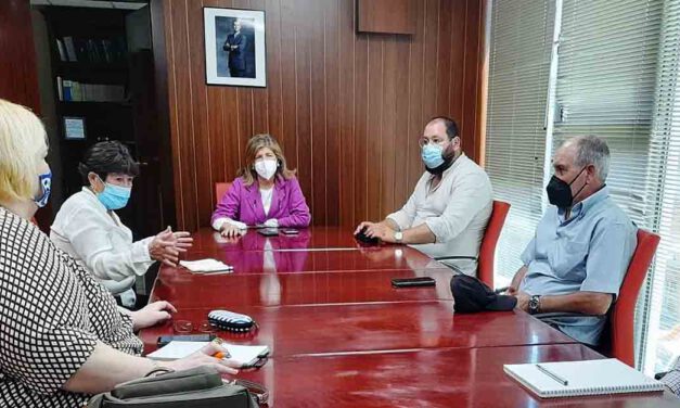 La Flave mantiene un encuentro en la Delegación de Salud