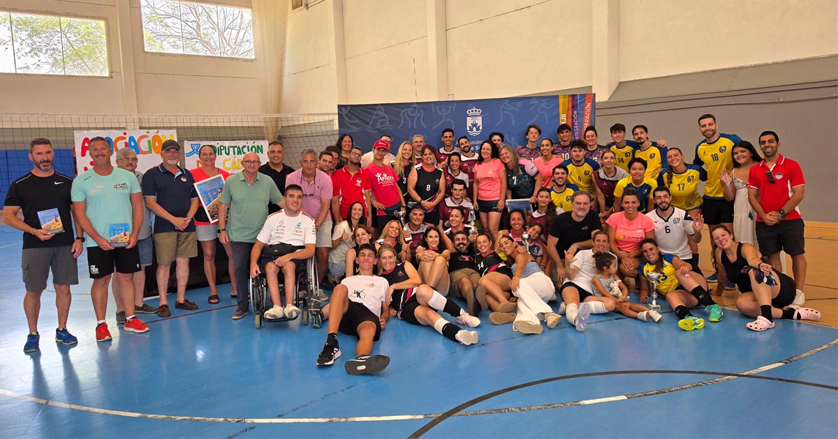 El II Torneo Benéfico de Voleibol La Élite reúne deporte y solidaridad con Apadeni